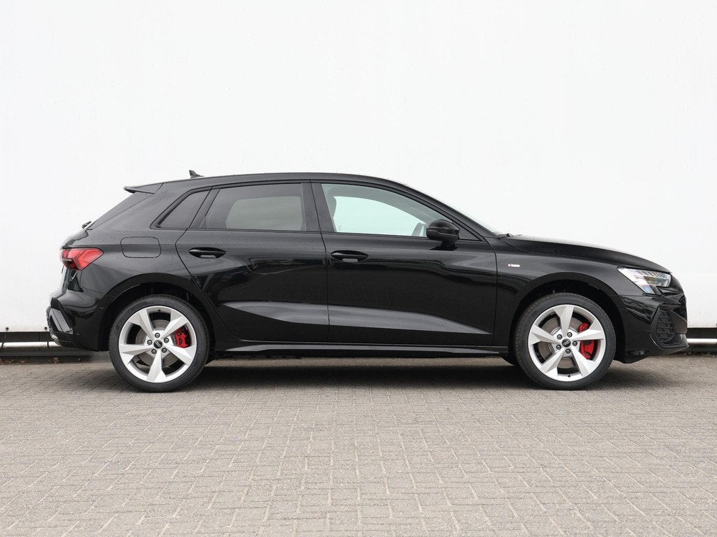 Audi A3 Sportback S edition Competition 45 TFSI e 272 PK Sp, Auto's, Audi, Gebruikt, 4 cilinders, 250 km/l, Leder en Stof