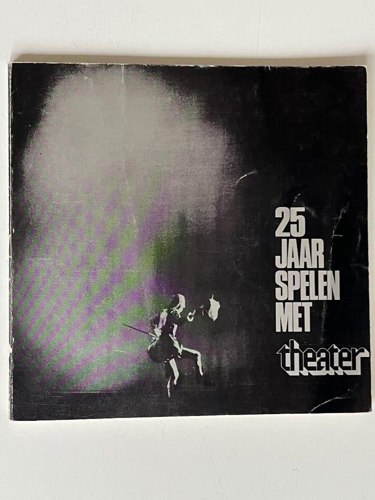 25 jaar spelen met Theater, Ophalen of Verzenden, Zo goed als nieuw, Toneel