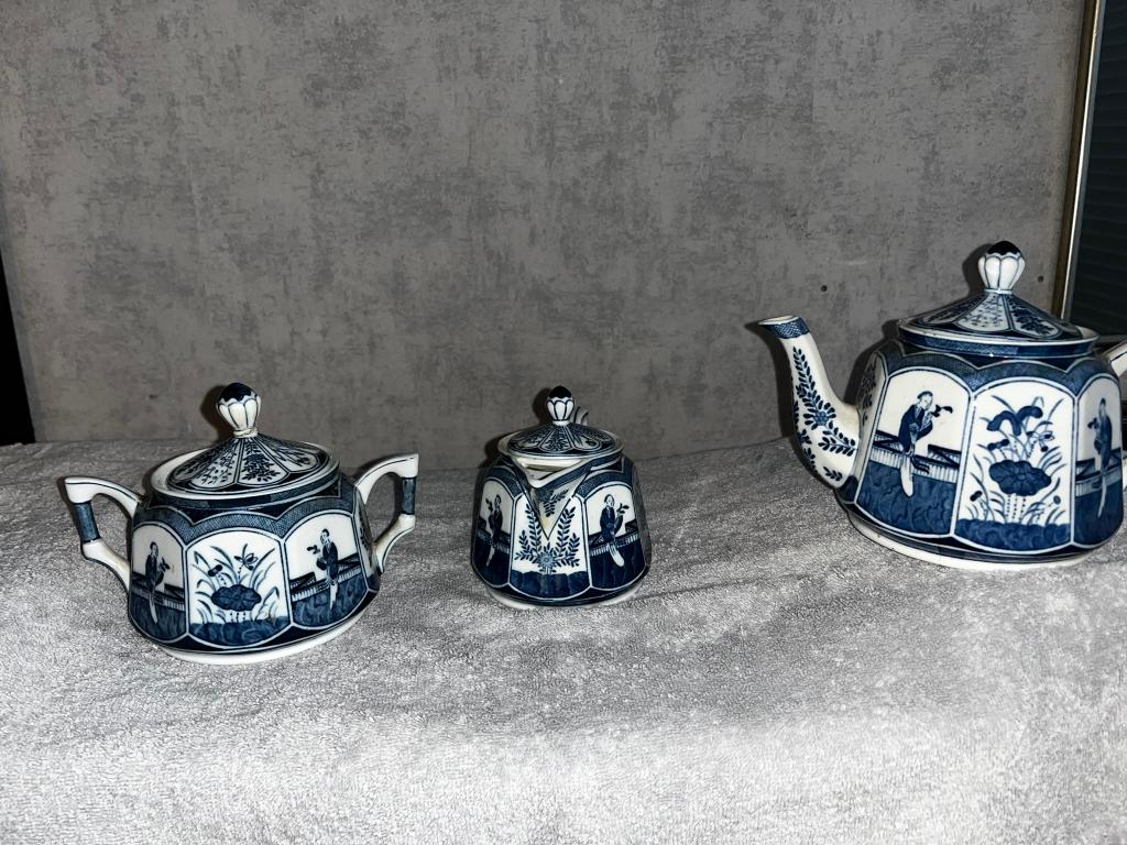Grote Blauw wit China servies collectie –  Willow patroon, Antiek en Kunst, Ophalen