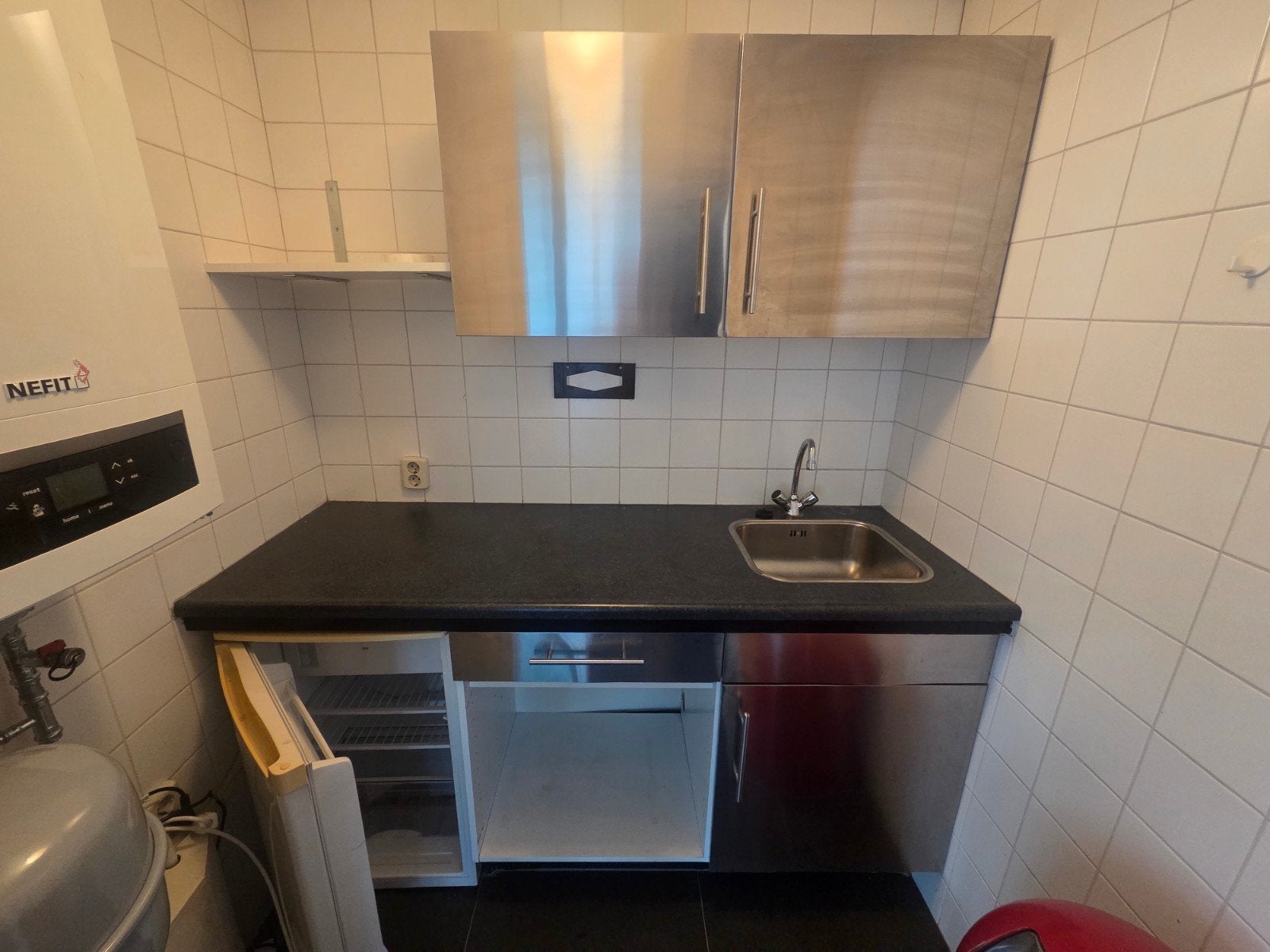Compleet keukenblok met koelkast en boiler, Ophalen, Gebruikt, Wit, Enkelwandige keuken