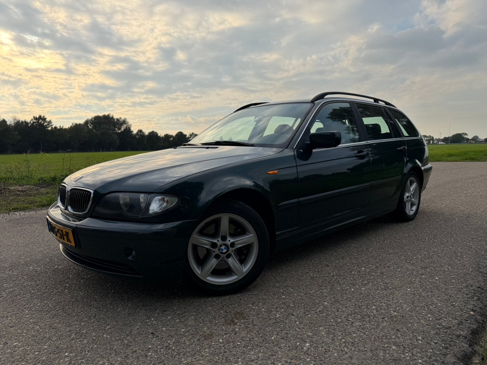 BMW E46 320i 2.2 6 cil 170 pk, airco, automaat, groen, APK., Auto's, Achterwielaandrijving, 1440 kg, Zwart, Leder