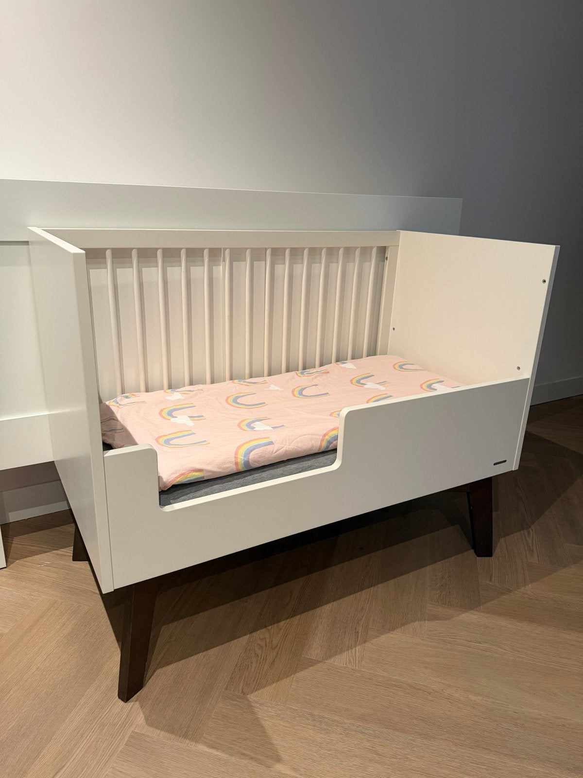 Kidsmill wieg/juniorbed wit met matras, Kinderen en Baby's, 70 tot 85 cm, Zo goed als nieuw, Matras, 140 tot 160 cm