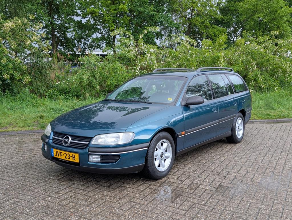 Opel Omega 2.0 16v Caravan Automaat, Auto's, Automaat, 1550 kg, 4 cilinders, Stationwagon