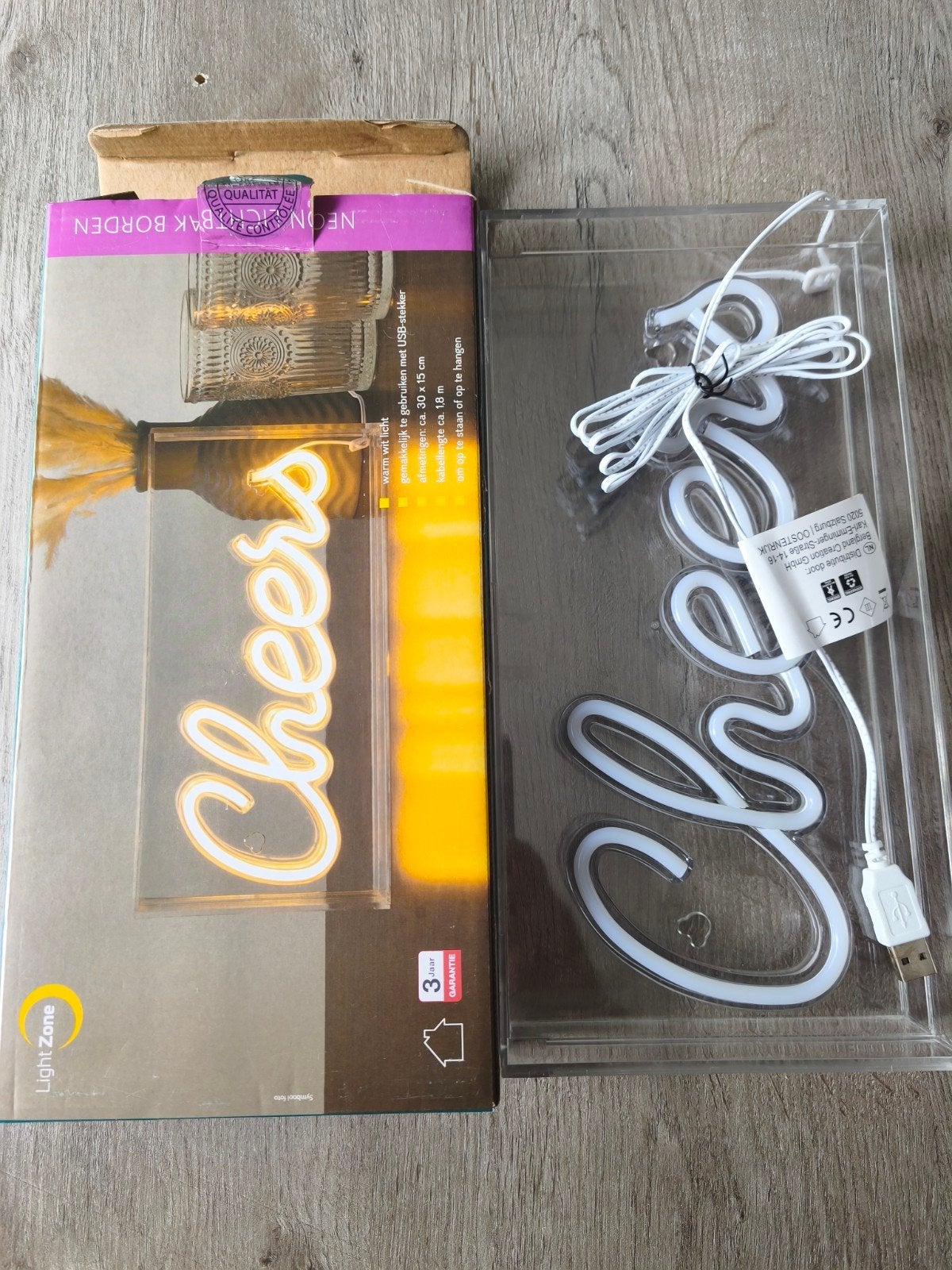 Neonlamp van het woord Cheers, Huis en Inrichting, Ophalen, Nieuw