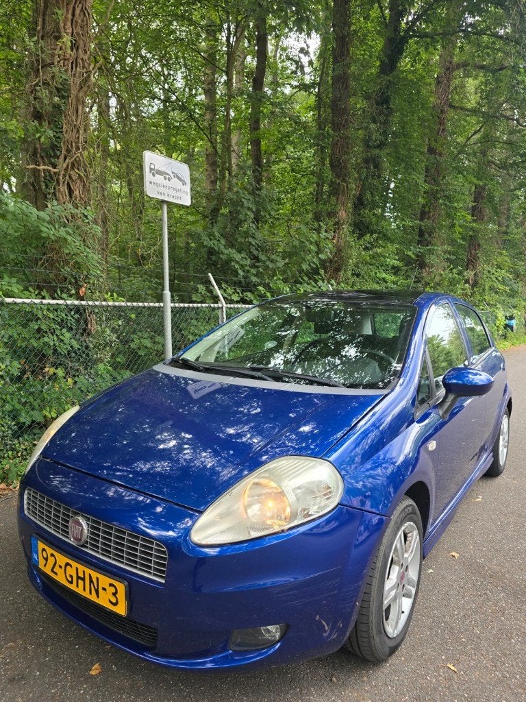 Nette Fiat Grande Punto 1.4 Panorama dak IJskoude Airco!, Voorwielaandrijving, 40 €/maand, 4 cilinders, Origineel Nederlands
