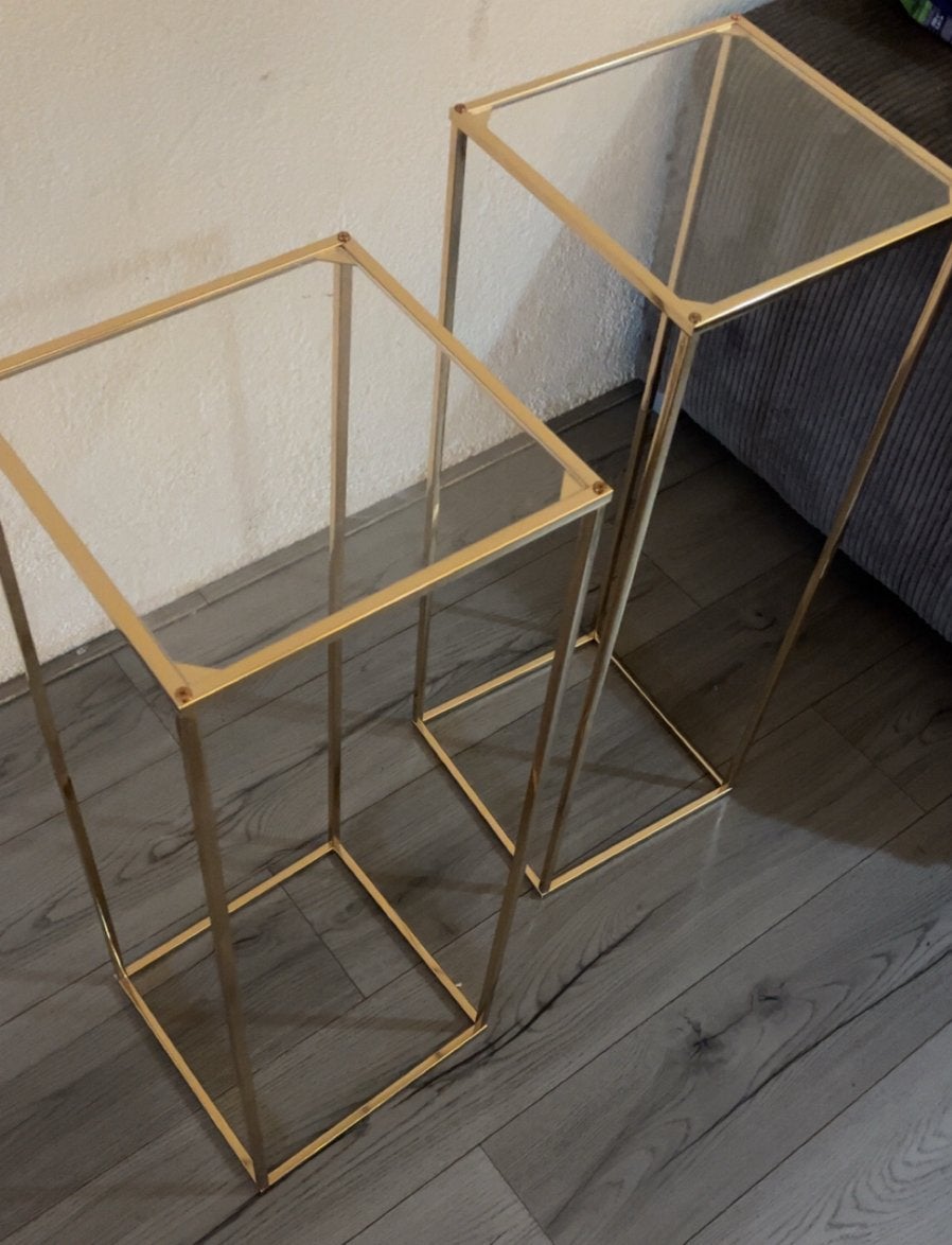 Set van 2 gouden bijzettafels met glazen blad, Ophalen, Minder dan 55 cm, Metaal of Aluminium, Vierkant