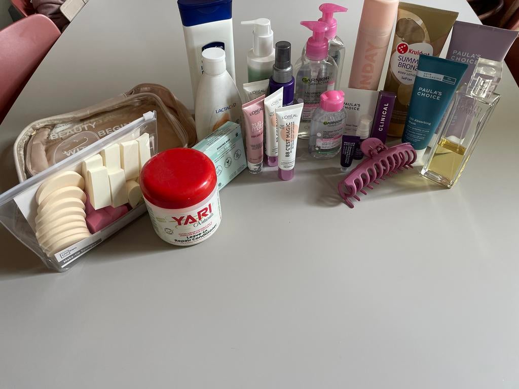 Diverse beauty, haar- en verzorgingsproducten (gratis), Overige kleuren, Gehele gezicht, Ophalen of Verzenden, Zo goed als nieuw