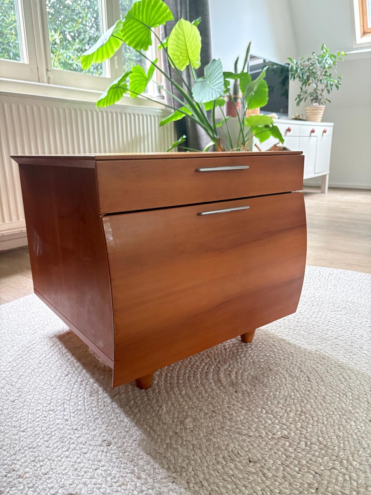 Stijlvolle kersenhouten nachtkastjes, Ophalen, Gebruikt, 45 tot 65 cm, Minder dan 55 cm