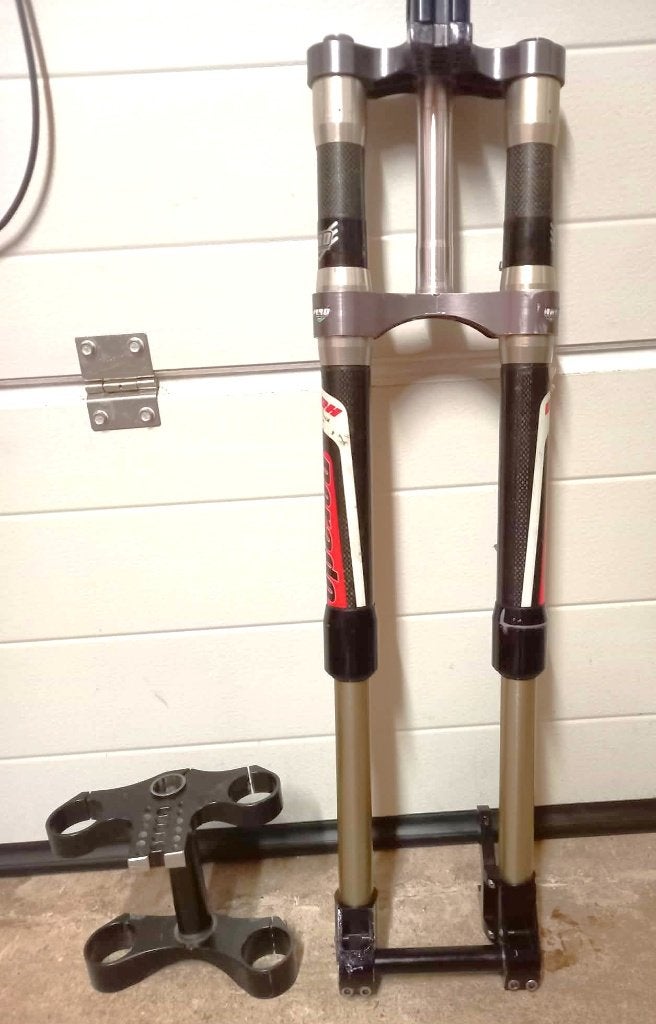 Yeti - HOPE  - Santa cruz - Donwhill - DH - Marzocchi - FOX, Ophalen of Verzenden, Gebruikt, Titanium