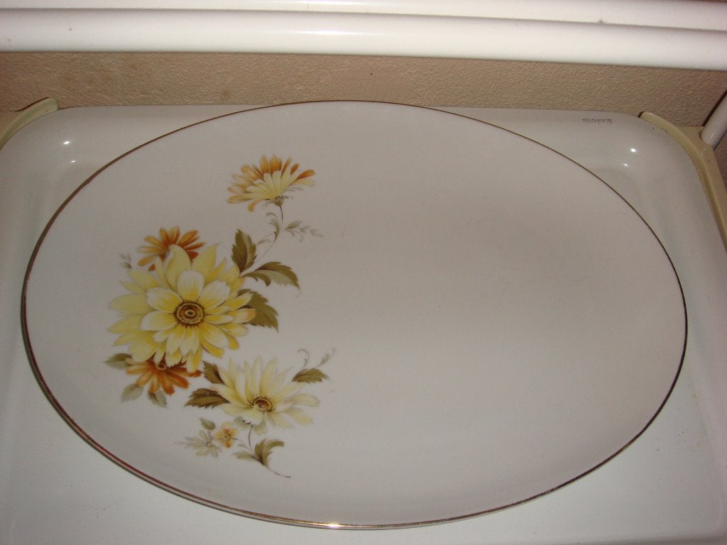 Schaal porselein met zonnebloemen, Huis en Inrichting, Ophalen, Nieuw, Schaal of Schalen, Overige stijlen