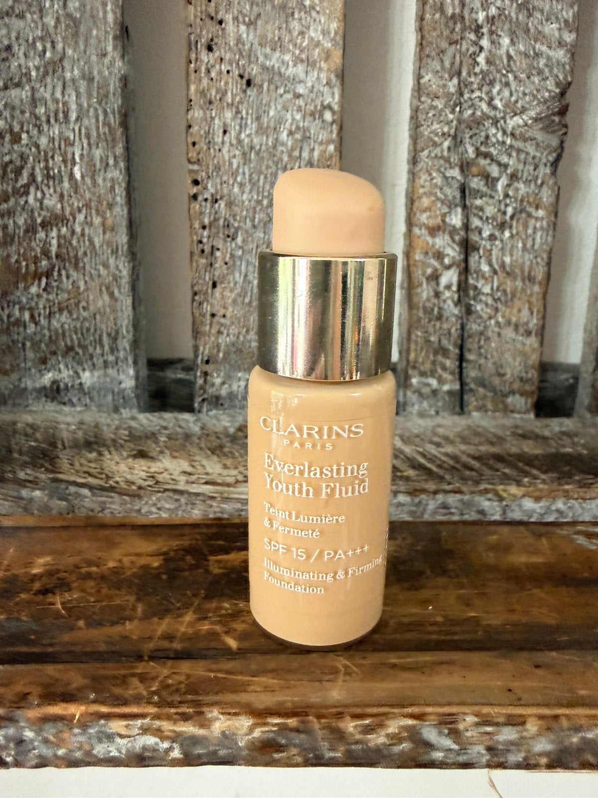 Clarins Everlasting Youth Fluid Foundation 110N, Ophalen of Verzenden, Zo goed als nieuw, Beige, Gehele gezicht