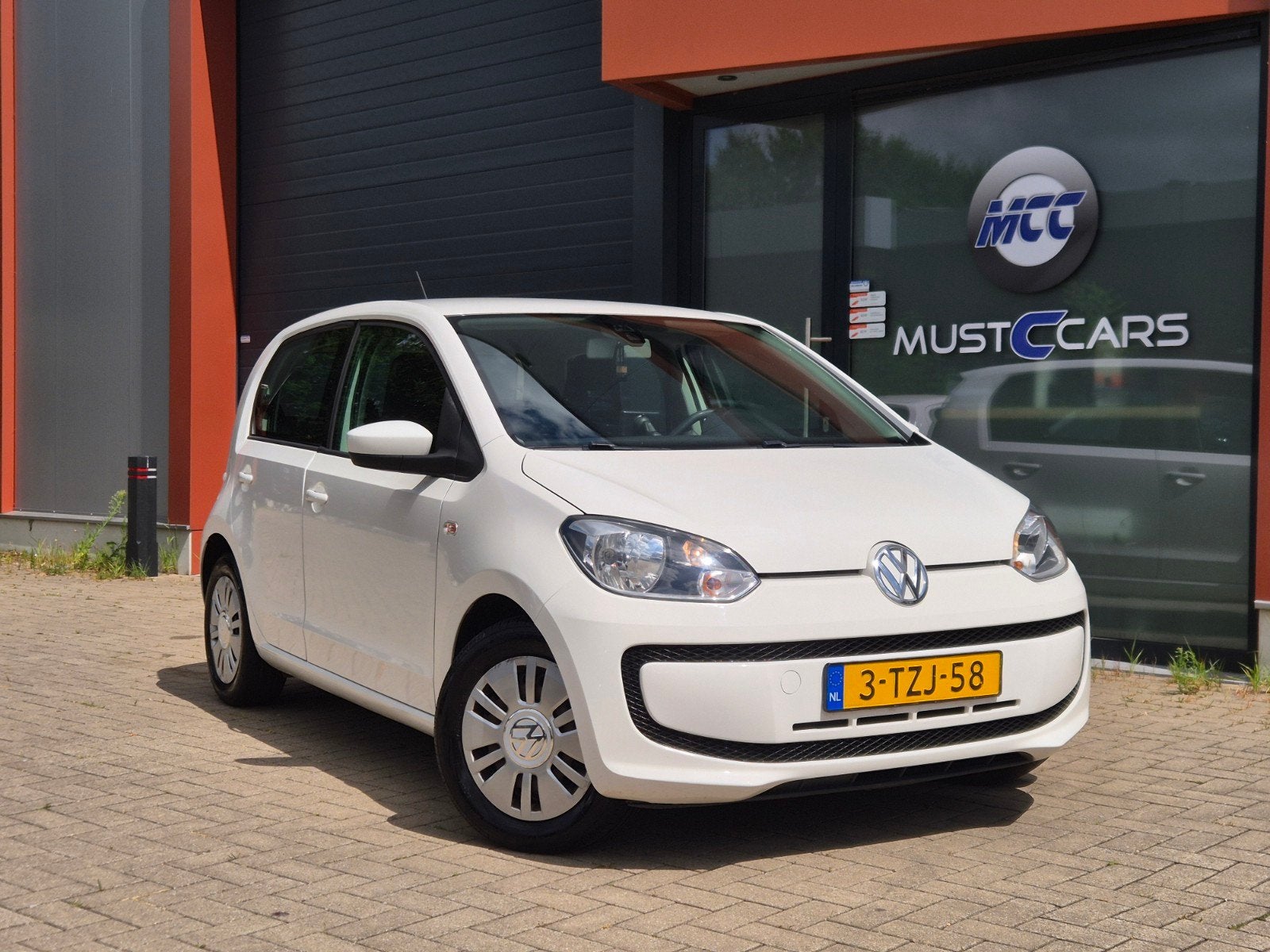 Volkswagen up! 1.0 5DRS/AIRCO/NAVI/BLUETOOTH/ORG.NL/NW APK, Voorwielaandrijving, Stof, 840 kg, 4 stoelen