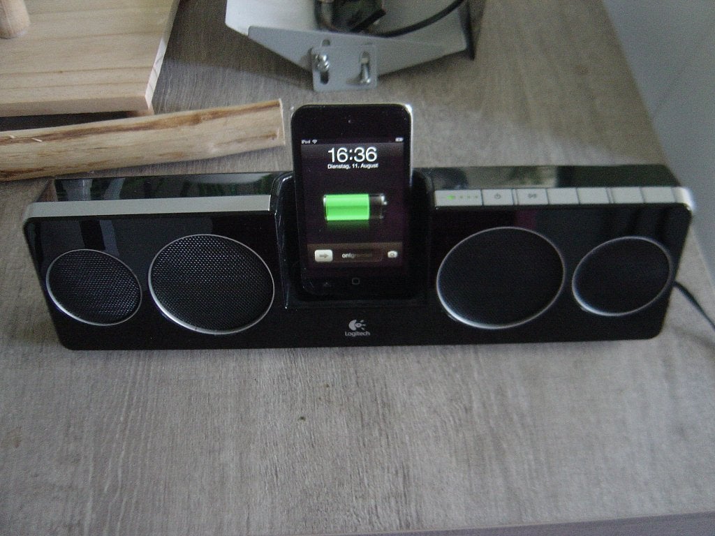 Logitech Pure-fi Anywhere 2 met I pod, Ophalen of Verzenden, Gebruikt, Draagbare speaker, Logitech