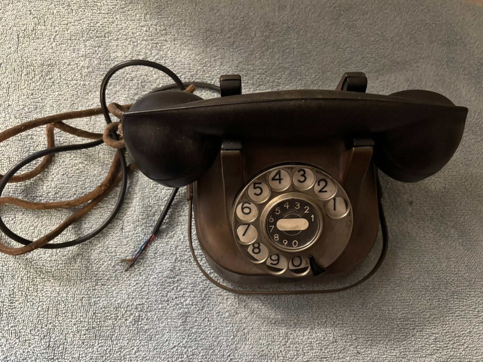 Antike koperen telefoon met drastischijf en bakeliten horen, Ophalen, Niet werkend, Met draaischijf