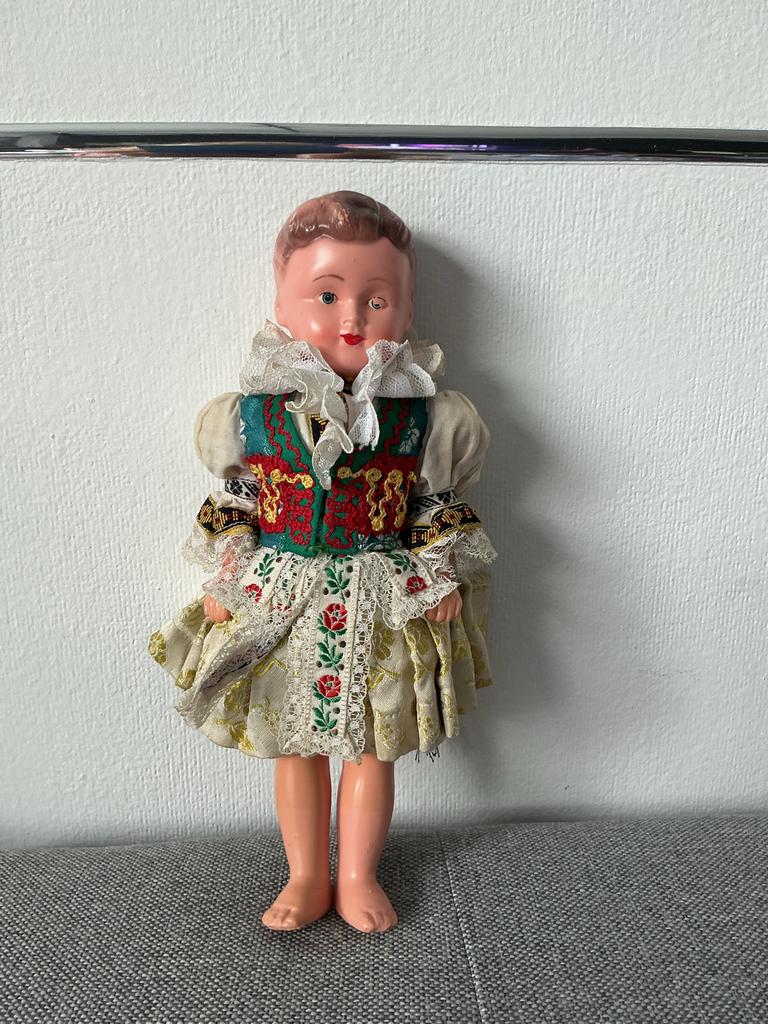 Vintage pop in traditionele klederdracht, Ophalen of Verzenden, Gebruikt, Overige typen