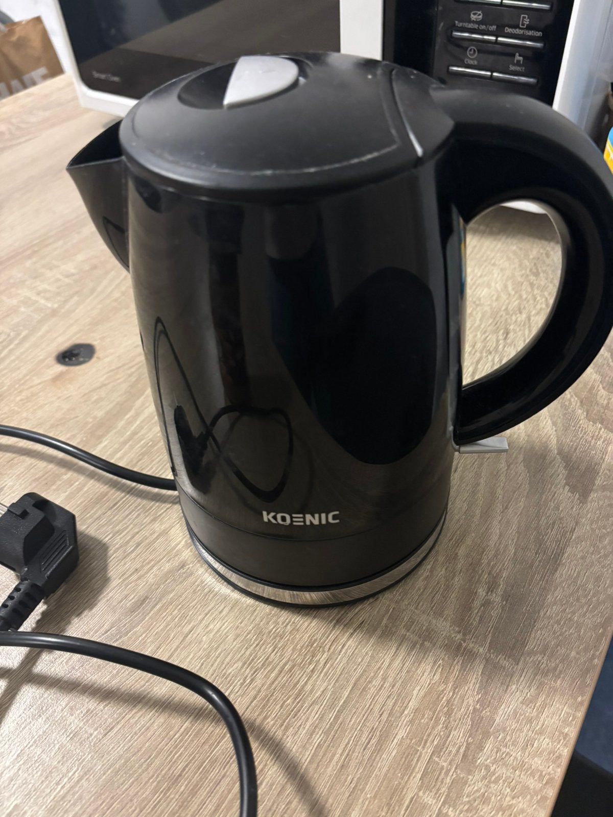 KOENIC Elektrische Waterkoker – Zwart, Witgoed en Apparatuur, 1 tot 2 liter, Ophalen, Zo goed als nieuw