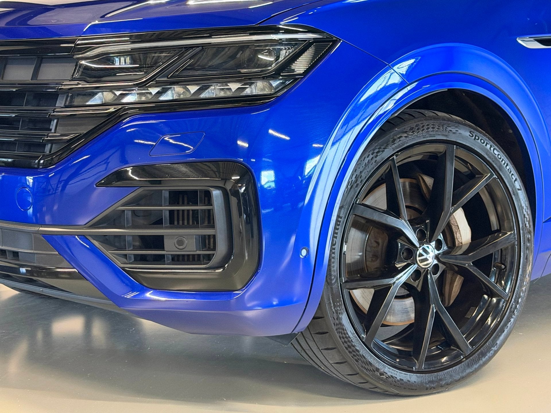 Volkswagen Touareg 3.0 TSi eHybrid 4MOTION R Puglia | LUCHTV, Auto's, Volkswagen, Automaat, Gebruikt, 2995 cc, 462 pk