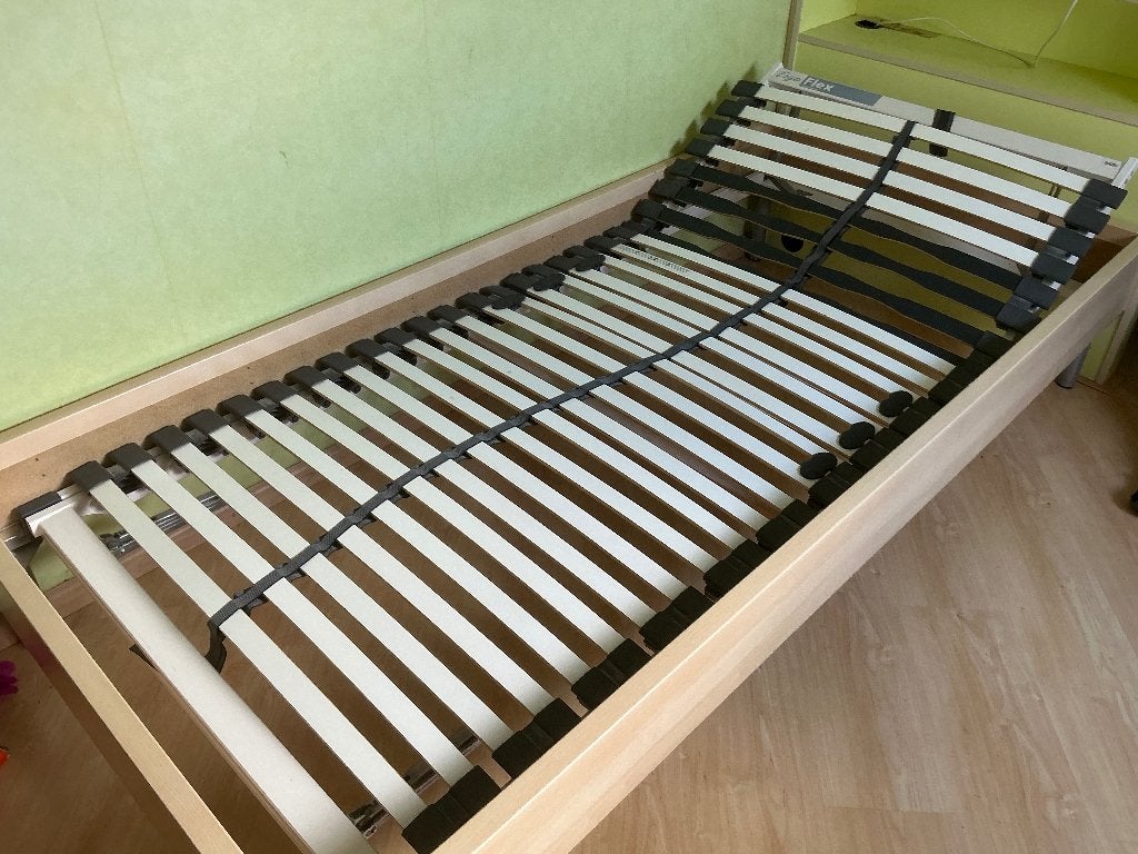 1-persoons bed, Huis en Inrichting, Slaapkamer | Bedden, Ophalen, 90 cm, 200 cm, Hout