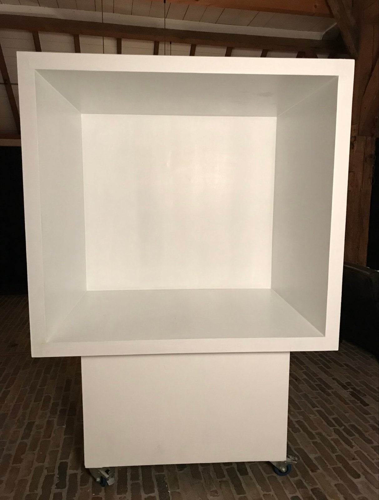 Grote Witte Display Kubus op Wielen, Ophalen, Gebruikt