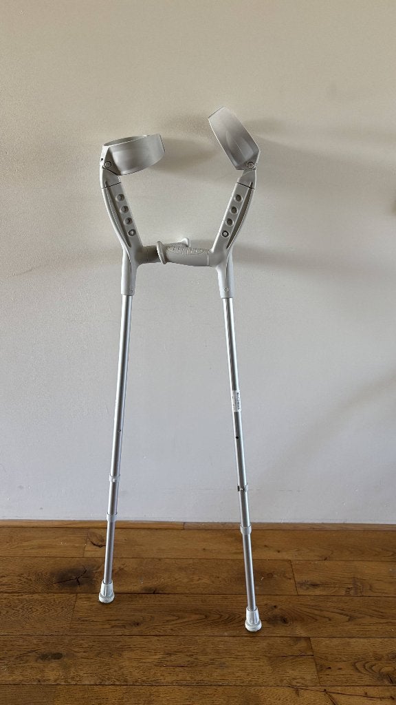 Pair of adjustable crutches / Krukken – Excellent condition, Ophalen, In hoogte verstelbaar, Zo goed als nieuw
