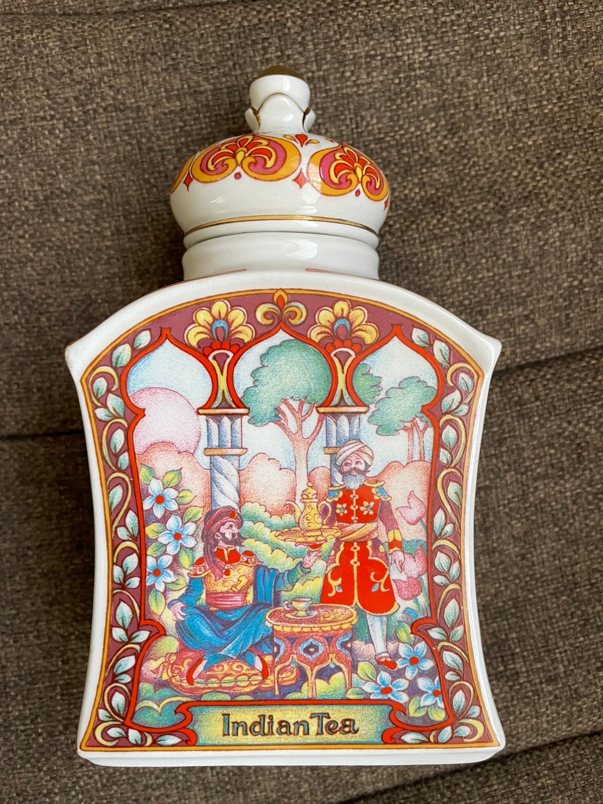 SADLER The World of Thea Collection., Verzenden