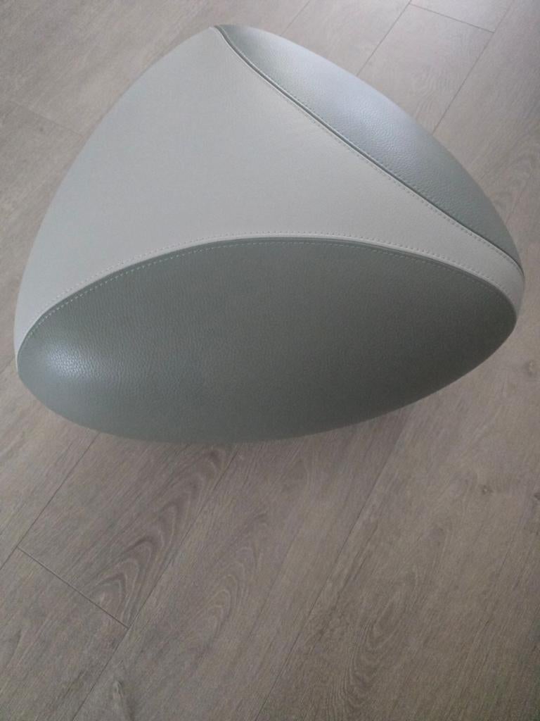 Leolux Pallone design poef / hocker – als nieuw – origineel, Huis en Inrichting, Banken | Voetenbanken en Poefen, Ophalen of Verzenden