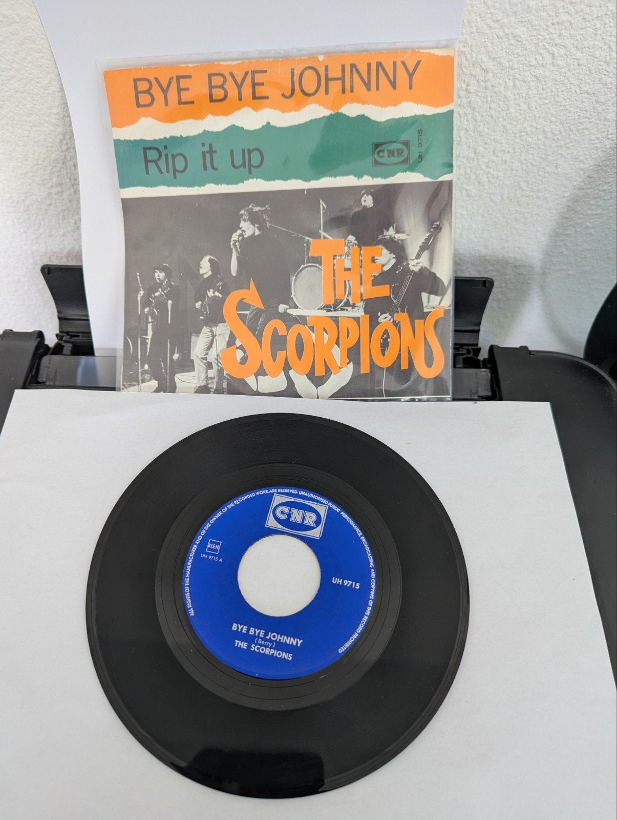 The Scorpions - Bye Bye Johnny ( vinyl single), Ophalen of Verzenden, Gebruikt, Pop