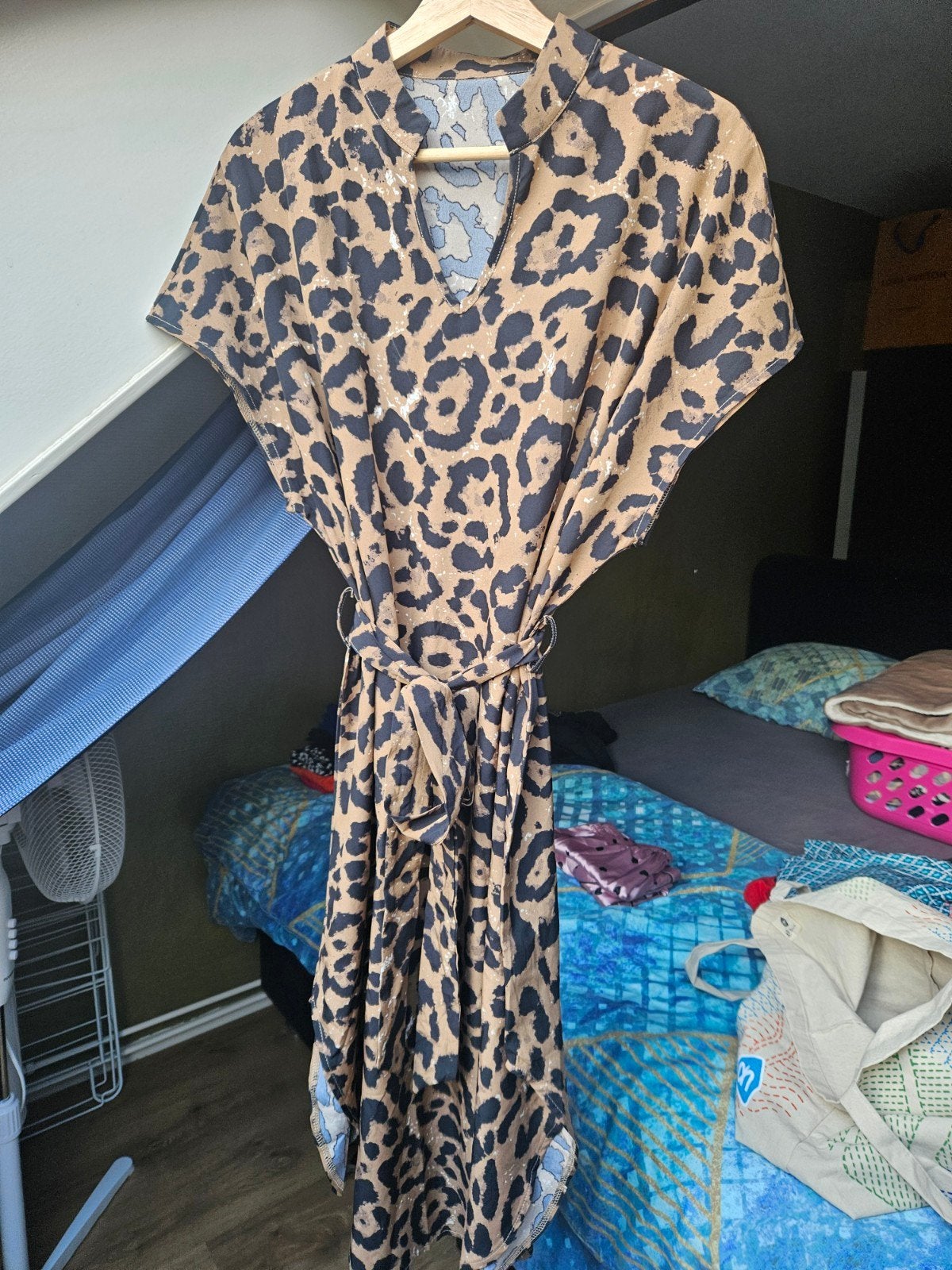 Leopard jurk, Ophalen of Verzenden, Zo goed als nieuw, Maat 46/48 (XL) of groter, Onder de knie