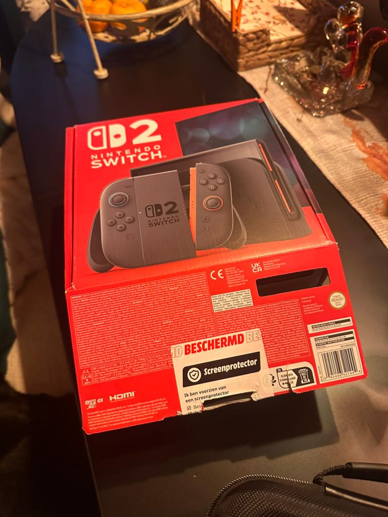 Te koop Nintendo Switch 2 and acc, Spelcomputers en Games, Games | Nintendo Switch, Online, 2 spelers, Zo goed als nieuw, Vanaf 12 jaar