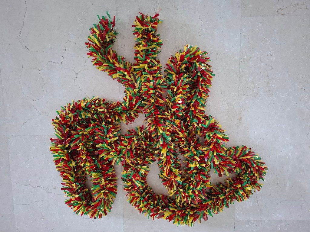 rood geel groen guirlande / slinger voor bijv. carnaval 4 m, Ophalen of Verzenden, Zo goed als nieuw, Versiering, Carnaval