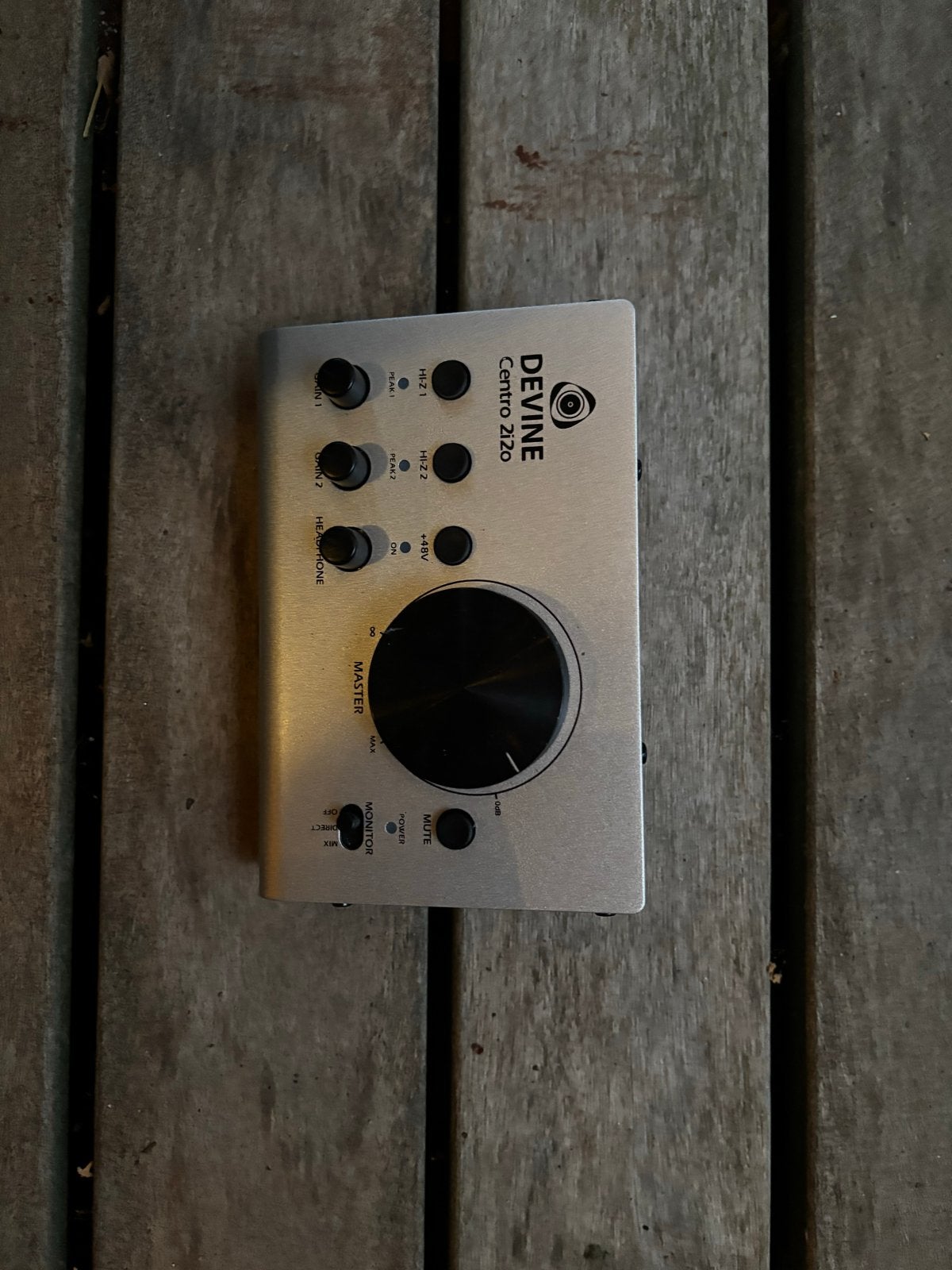 Devine Centro 2i2o USB Audio Interface, Ophalen of Verzenden, Zo goed als nieuw, Minder dan 5 kanalen, Microfooningang