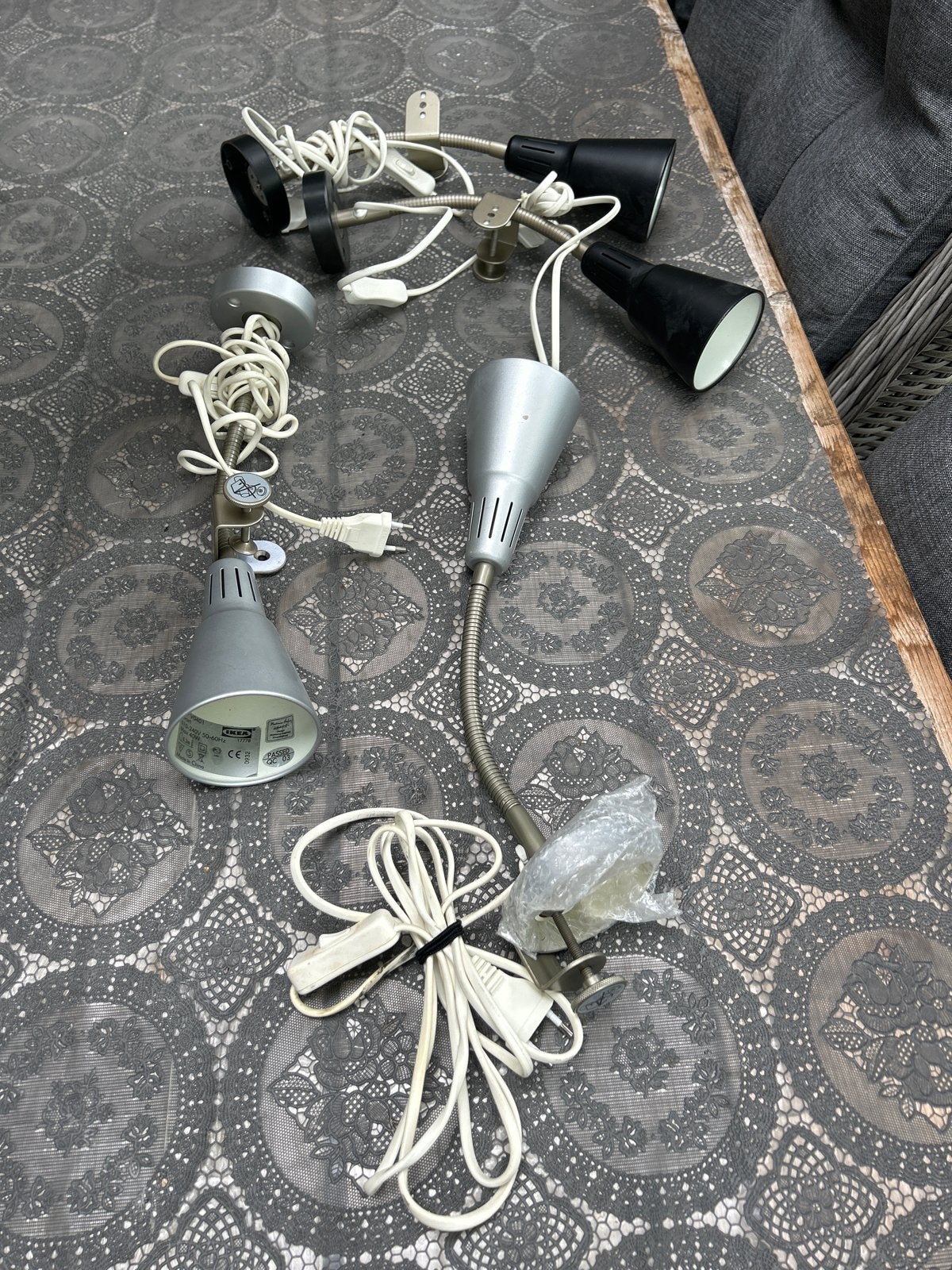 IKEA Kvart Klemlampen - Set van 4 (2x zwart, 2x zilver), Gebruikt, Meerkleurig, E14 (klein), Modern