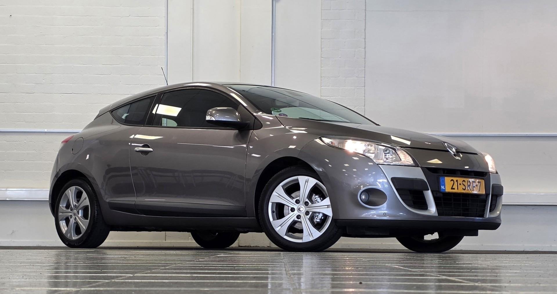 Renault Mégane Coupé 1.6i Dynamique Panoramadak 100% Onder, Auto's, Voorwielaandrijving, Euro 5, Stof, Gebruikt