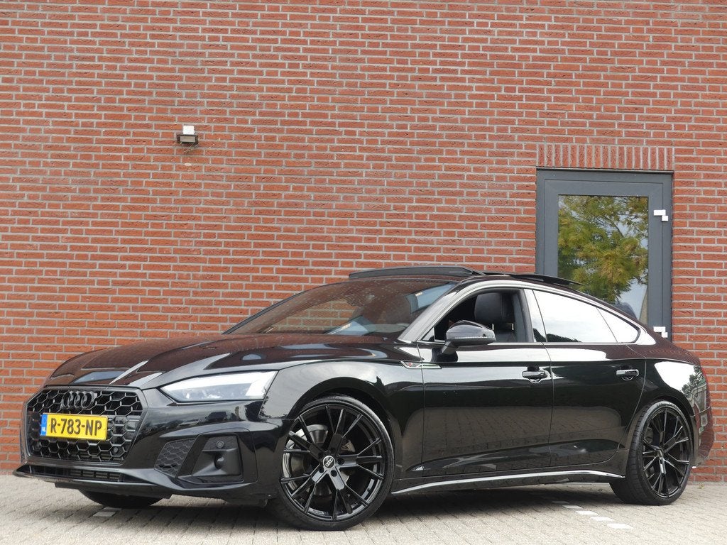 Audi A5 Sportback 35 TFSI S-Line / Panoramadak / 20 inch, Gebruikt, 4 cilinders, Leder en Stof, Zwart