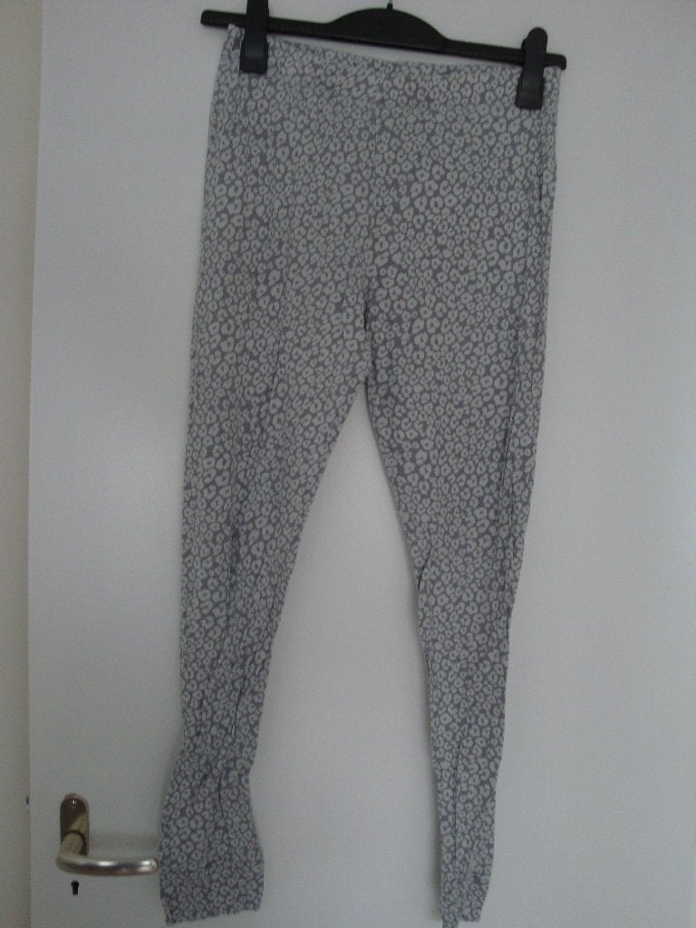 Maat M. Licht grijze legging met een wit werkje., Legging, Meerkleurig, Maat 40/42 (M), Ophalen of Verzenden