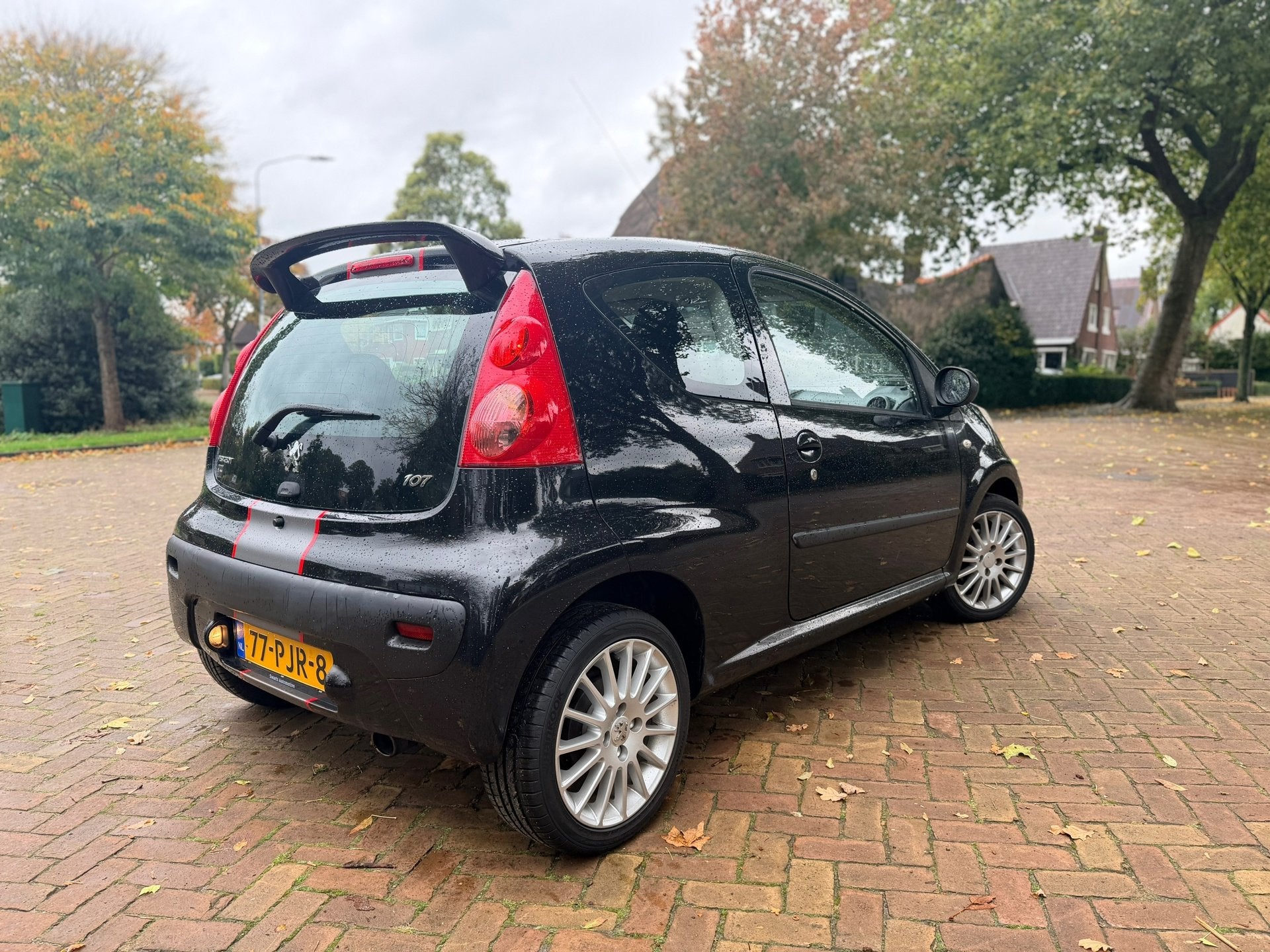 Peugeot 107 1.0-12V XS | Sport+ | velgen | Airco | Elektrisc, Voorwielaandrijving, Stof, Gebruikt, Zwart