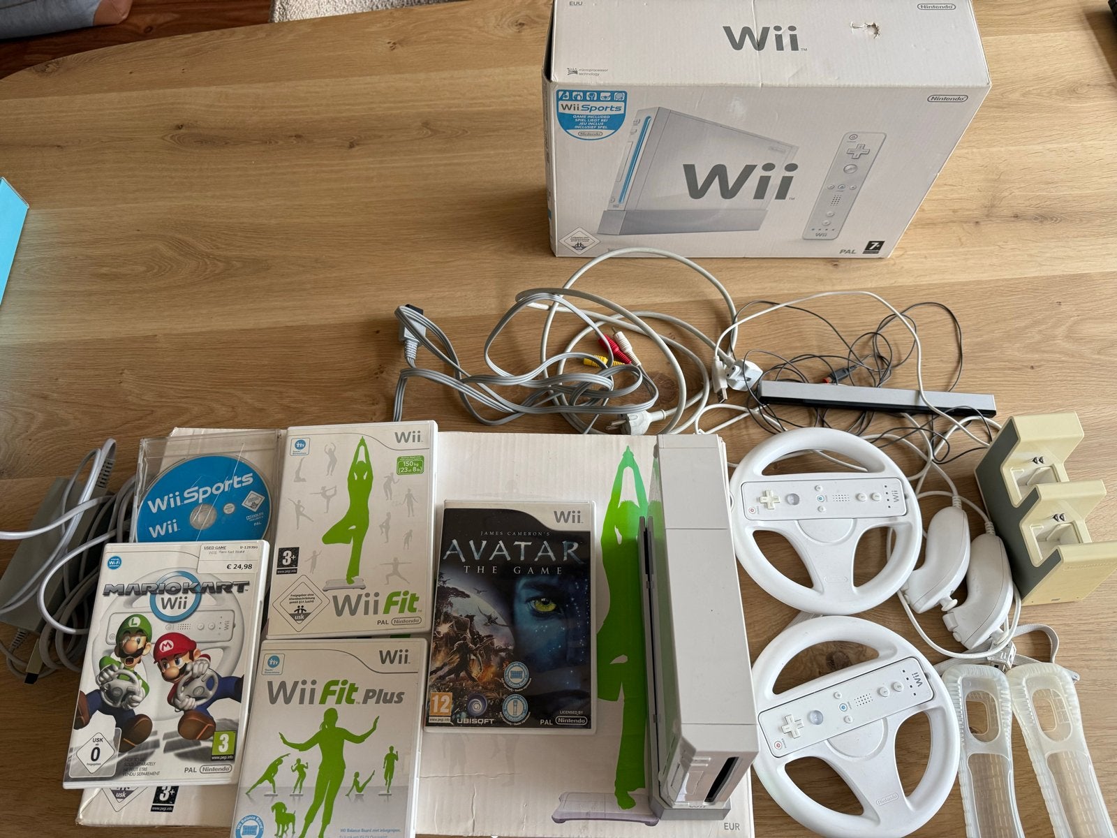 Complete Nintendo Wii - games, balancebord en accessoires, Spelcomputers en Games, Ophalen, Gebruikt, Met 2 controllers, Met games