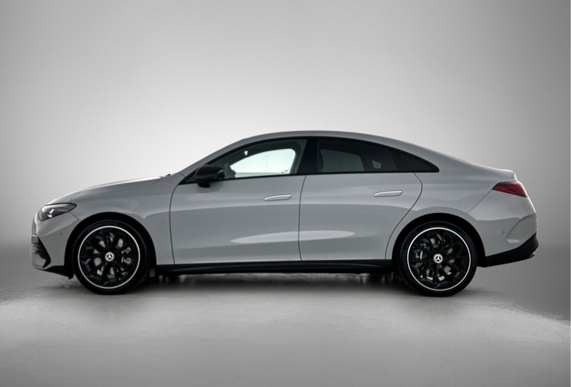 Mercedes-Benz CLA-Klasse 200 Business Solution AMG 58 kWh |, Auto's, CLA, Zwart, Nieuw, Sedan