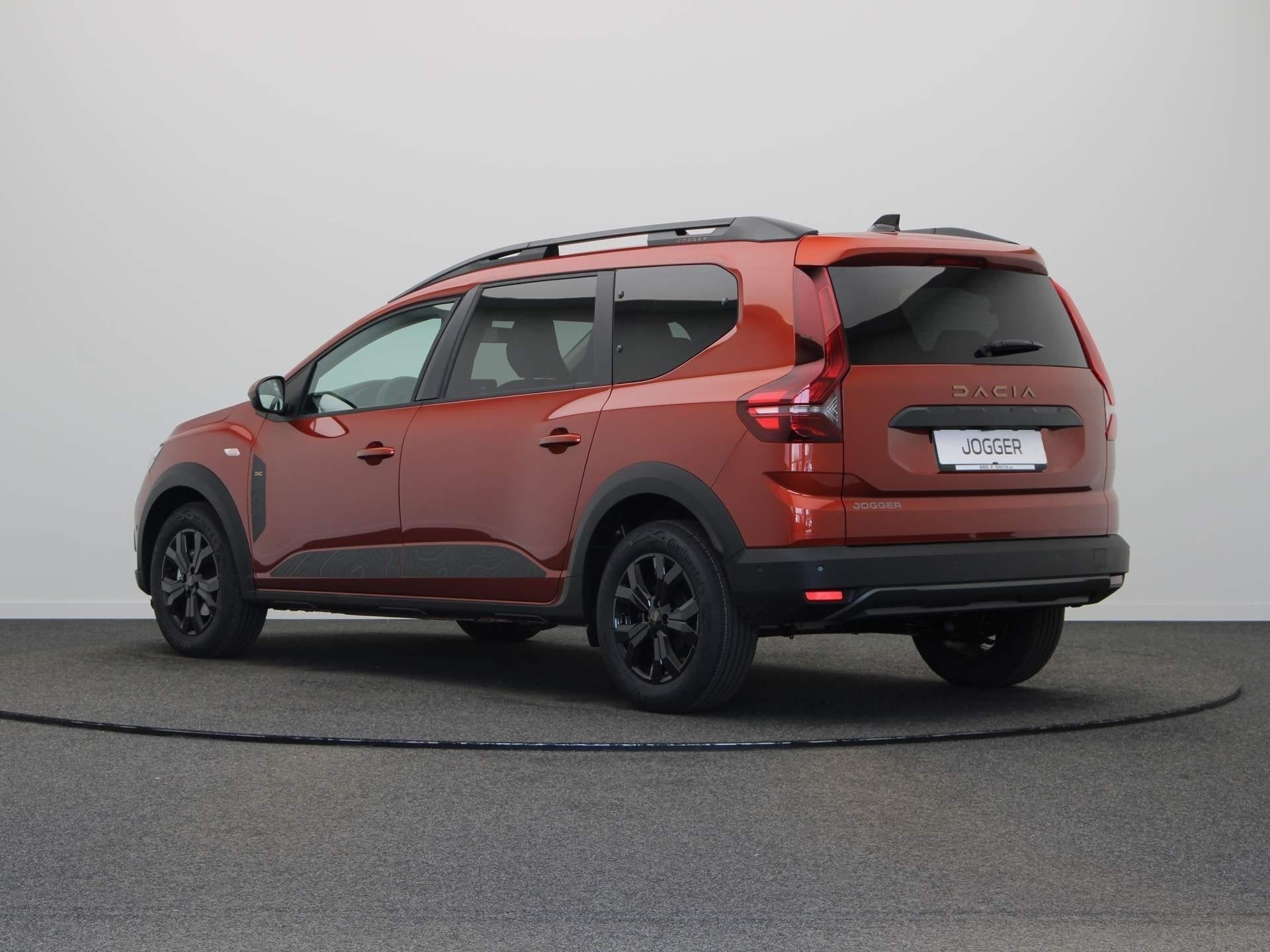 Dacia Jogger TCe 100pk ECO-G Extreme 5p. | Parkeersensoren v, Auto's, Dealer onderhouden, Gebruikt, Euro 6, Bruin