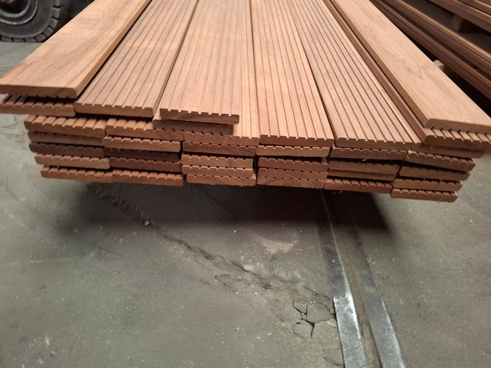 restpartij hardhout vlonderplanken 490 cm 36 st bezorgen mog, Ophalen, Nieuw, A, Hout