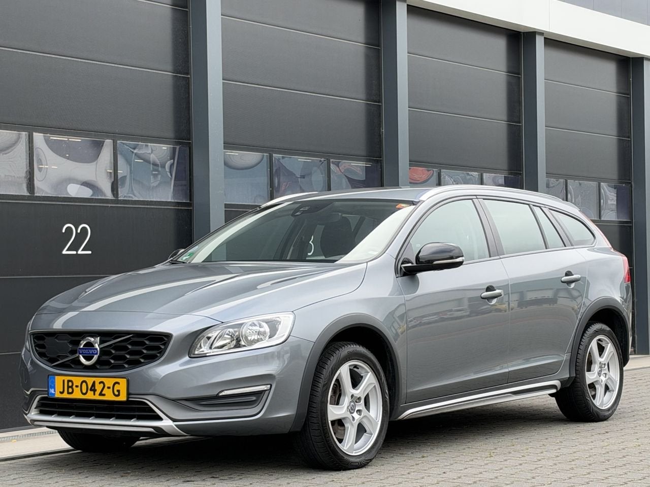 Volvo v-60 Cross Country 2.0 D4 Navi Clima EURO-6 (bj 2016), Automaat, Euro 6, 1969 cc, Diesel