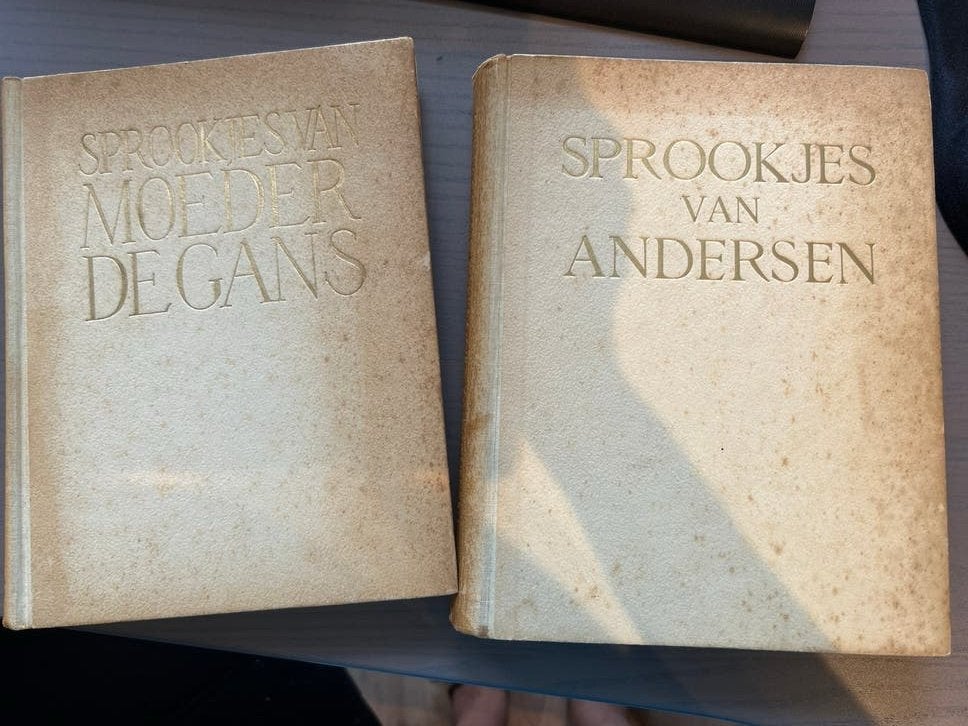 Sprookjes van Moeder de Gans & Andersen (2 boeken), Boeken, Sprookjes en Fabels, Ophalen, Gelezen