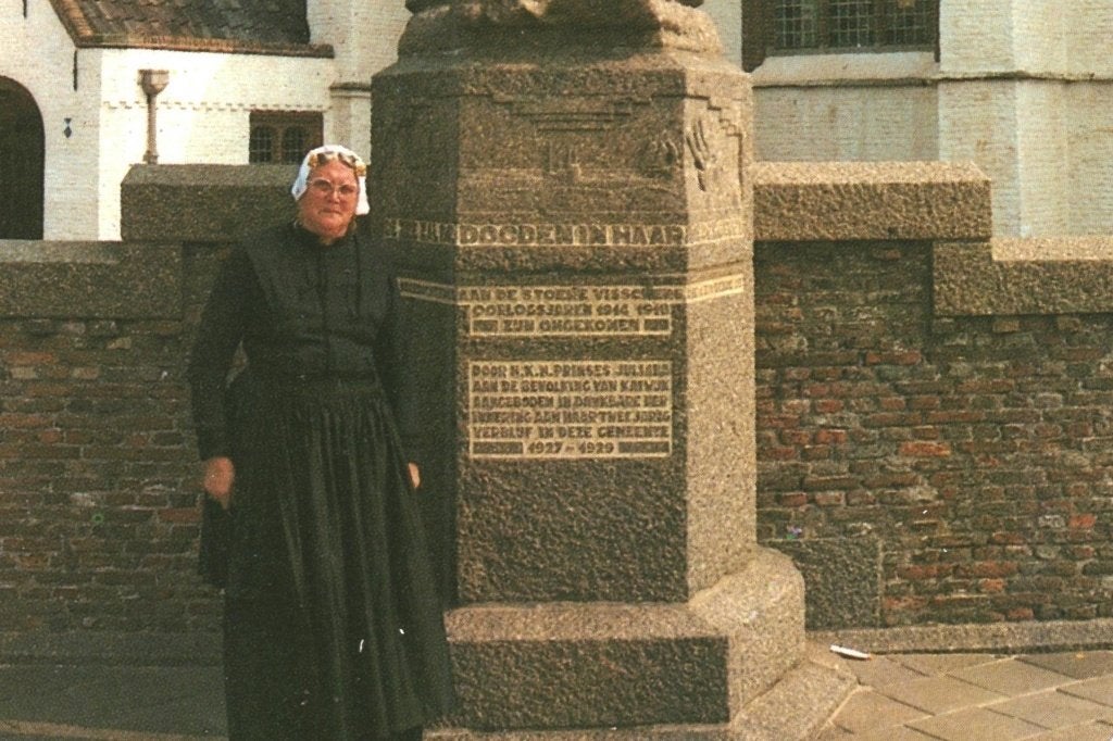 40886	Katwijk	aan Zee	 Standbeeld	nette kaart	onbeschreven, Ophalen of Verzenden, 1960 tot 1980, Zuid-Holland