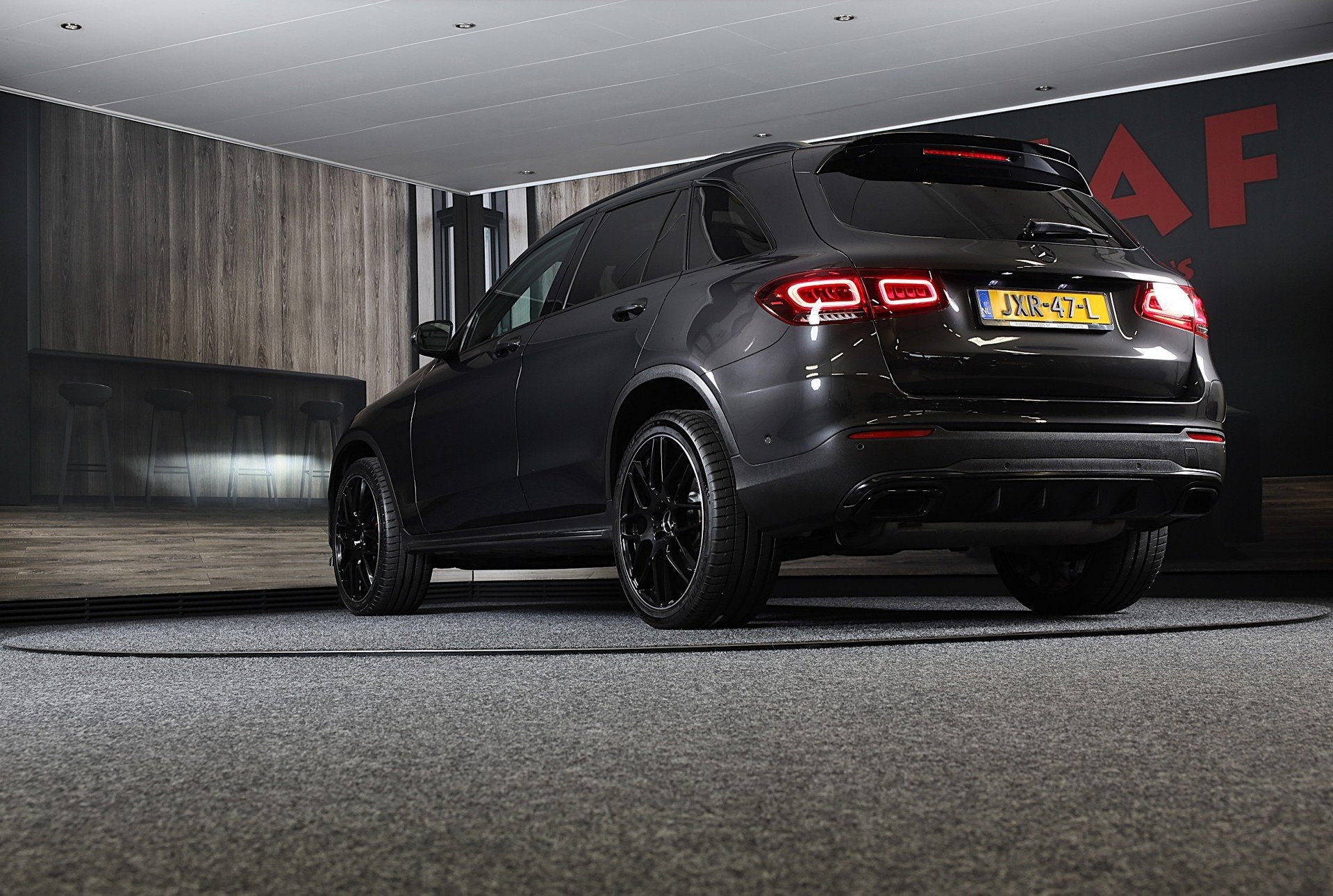 Mercedes-Benz GLC-klasse 300e 4MATIC AMG 63 Look / Digital C, Automaat, Gebruikt, Euro 6, 4 cilinders