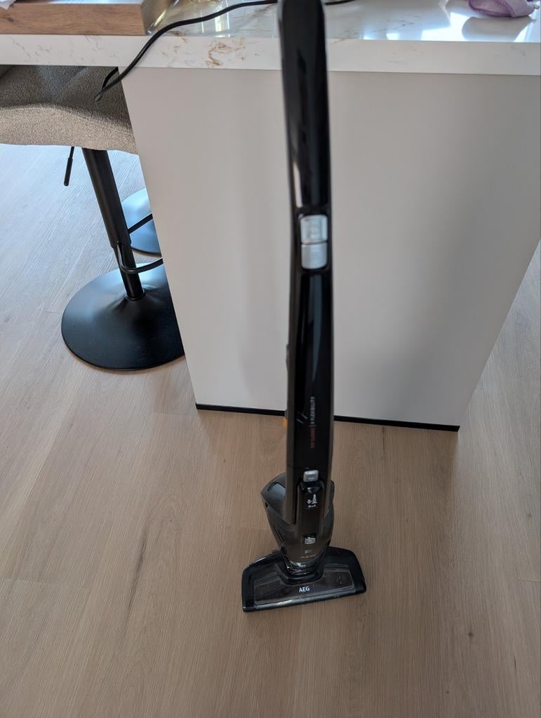 AEG CX7 Classic X Flexibility steelstofzuiger, Witgoed en Apparatuur, Stofzuigers, Ophalen
