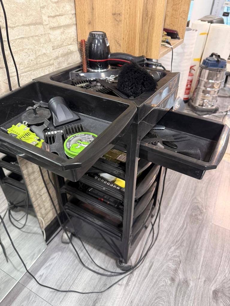 Kappers barber Trolley 5 stuks 200€, Ophalen of Verzenden