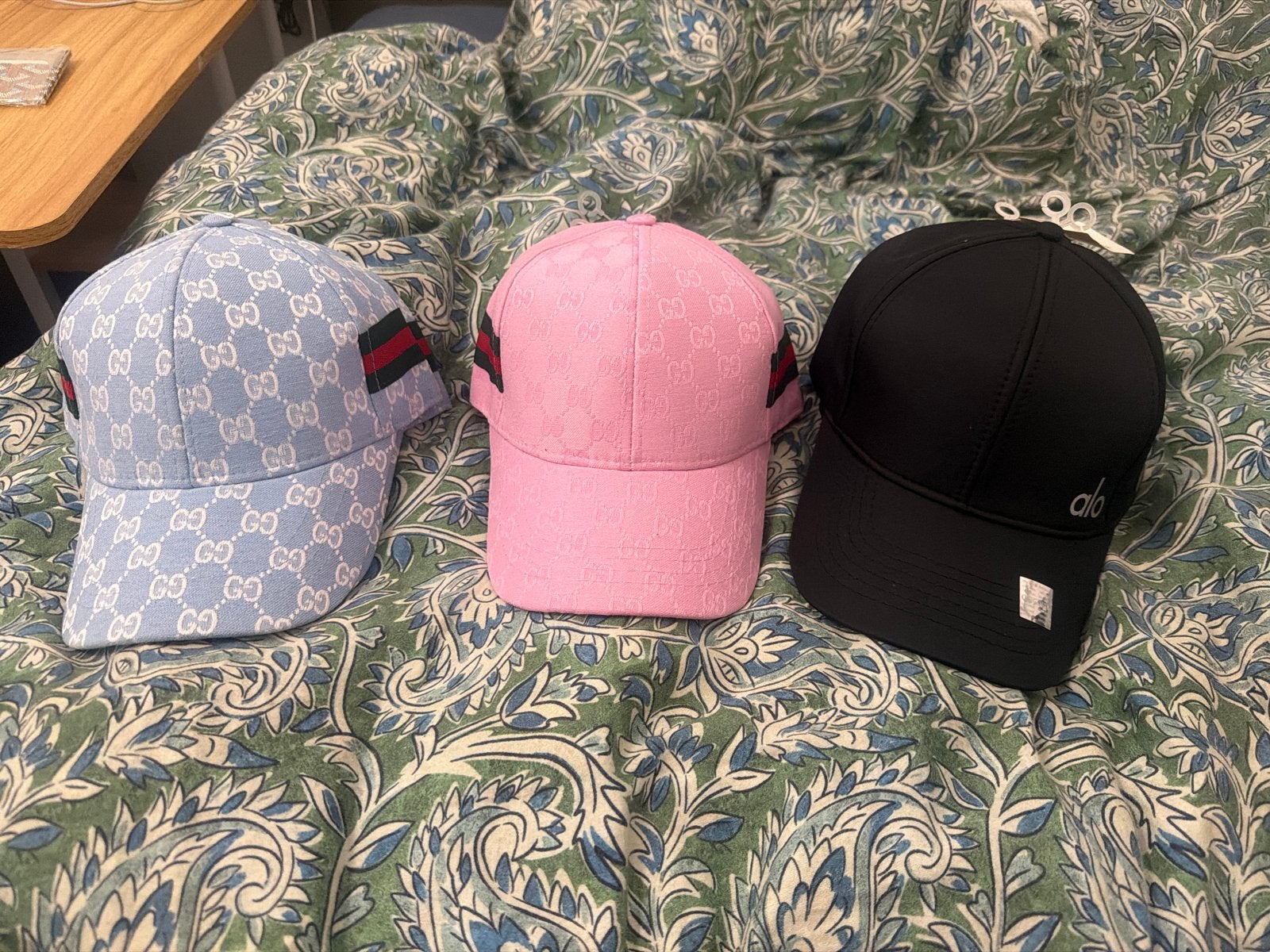 Gucci en Alo petten - Nieuwstaat, Ophalen of Verzenden, Nieuw, One size fits all, Pet