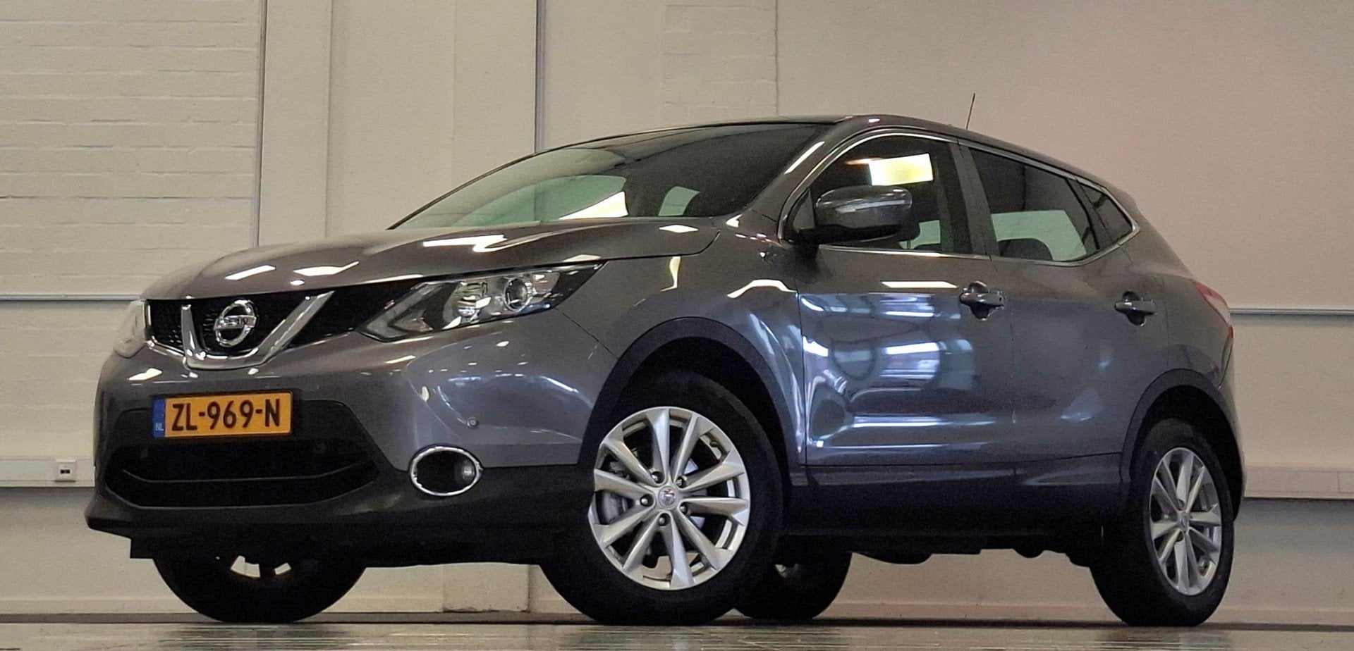 Nissan Qashqai 1.2T Acenta Trekhaak Goed onderhouden Mooi!, Voorwielaandrijving, Stof, Gebruikt, 4 cilinders