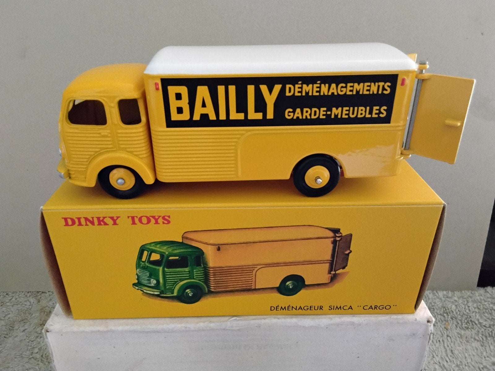 DINKY TOYS  ATLAS   DEMENAGEUR SIMCA "  GARGO"  NO 33 AN, Ophalen of Verzenden, Auto, Overige merken