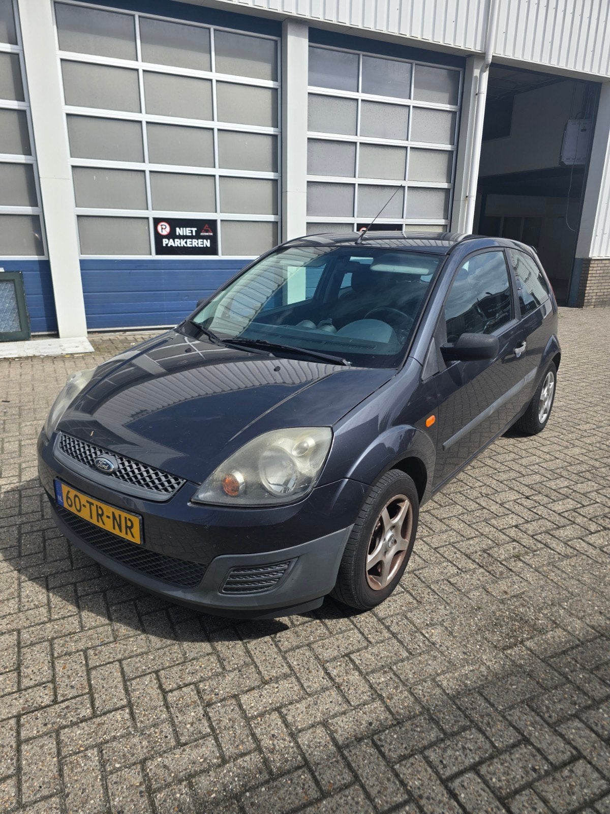 Ford Fiësta 1.3 8V 3DR 2007 Grijs APK tot mei 2027, Stof, 40 €/maand, 4 cilinders, Origineel Nederlands